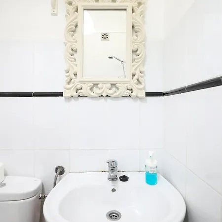 Cool Flat With Big Patio In Center * Lisboa